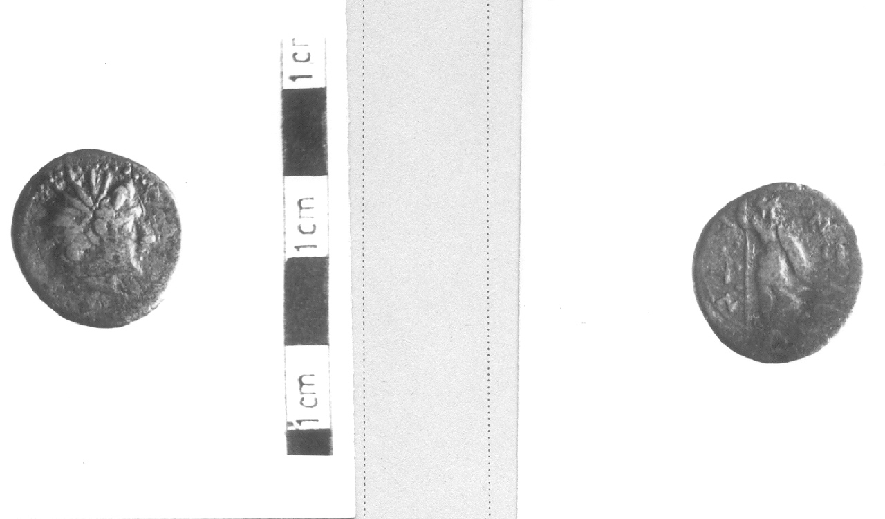 Testa di Helios / Guerriero con scudo e lancia (moneta, trias) (III sec. a.C)