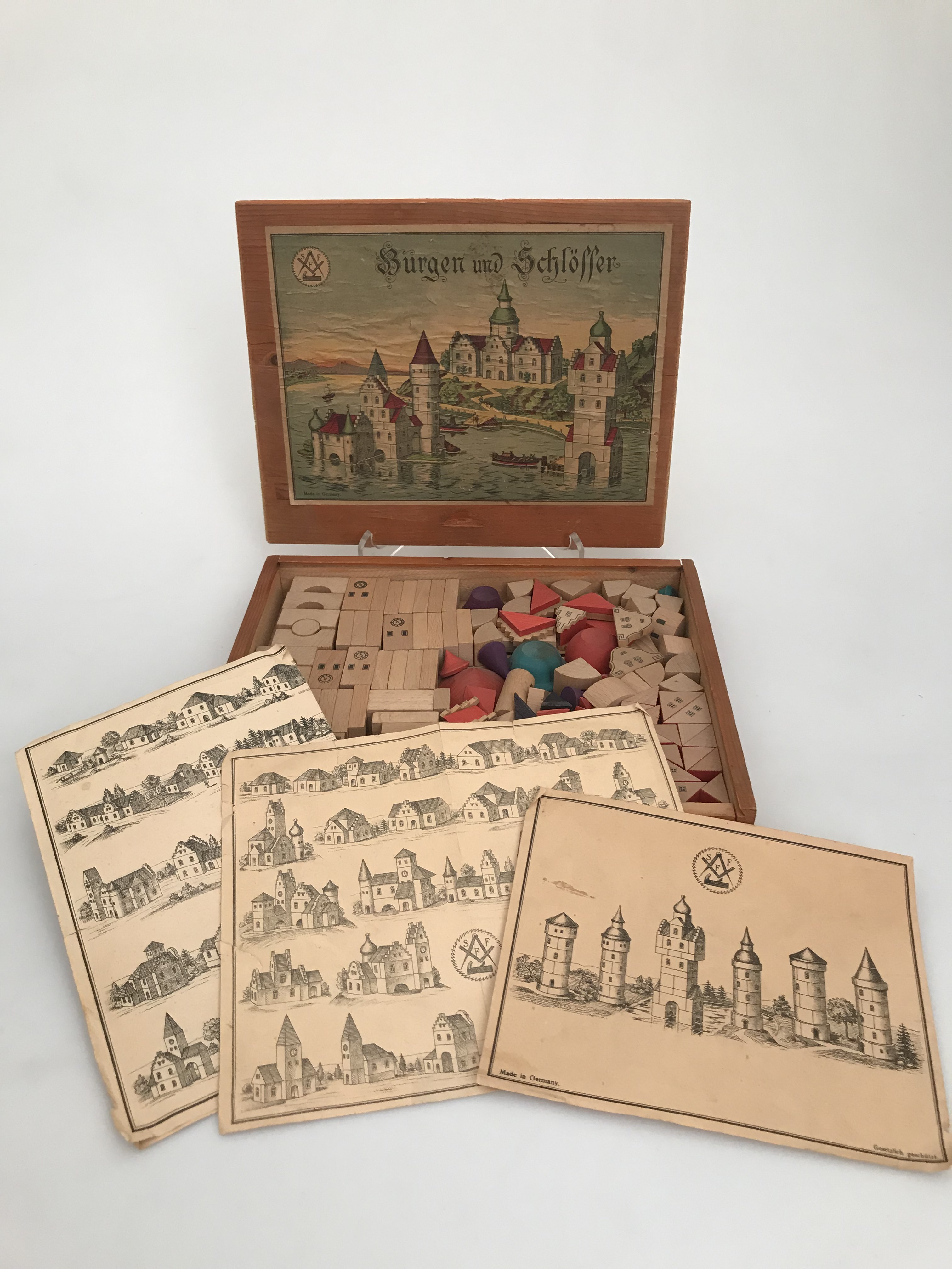 gioco di costruzioni, in legno, accessori ludici (1900)