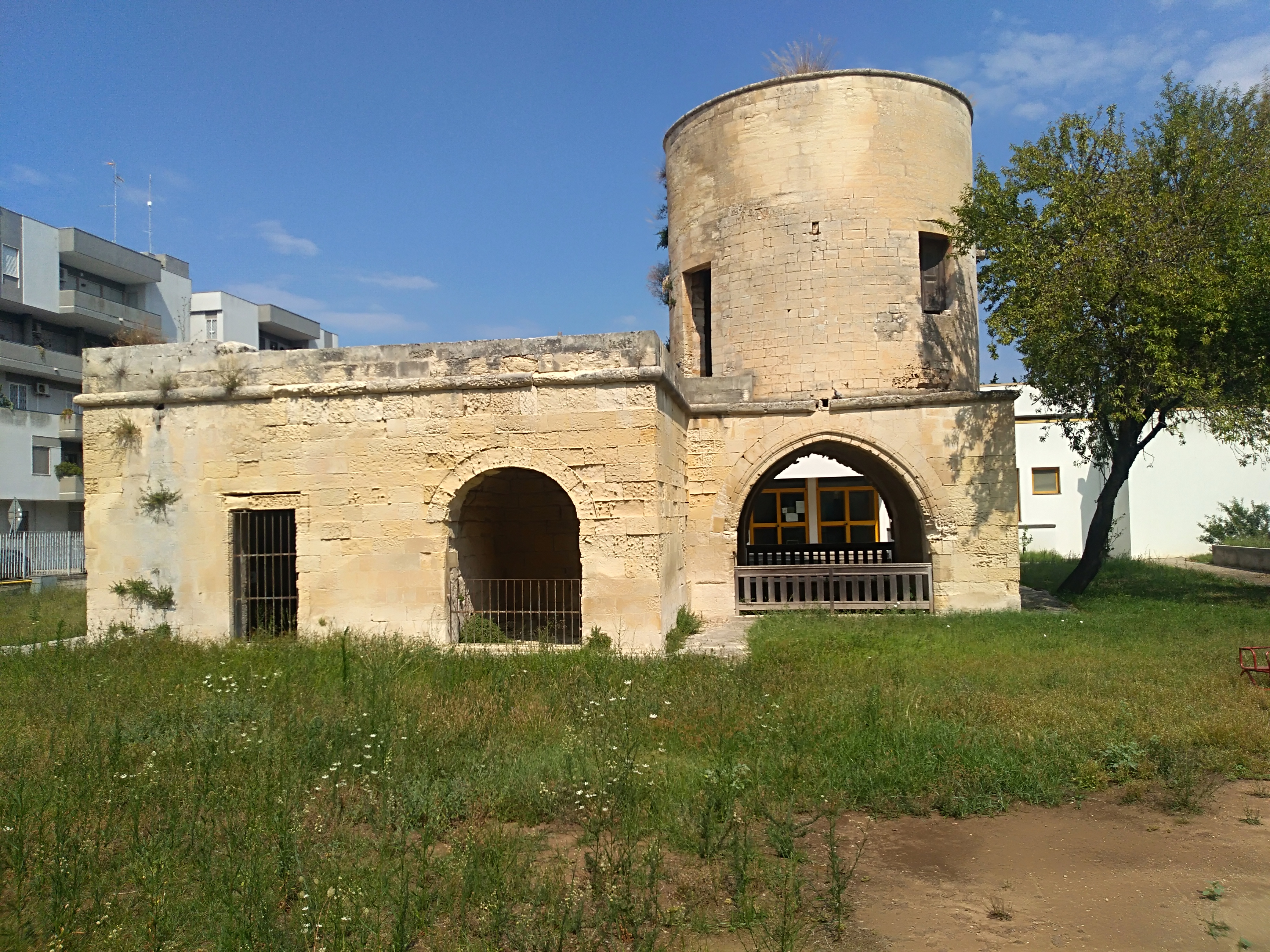 Torre cilindrica via di Pettorano (torre) - Lecce (LE)  (XVI)