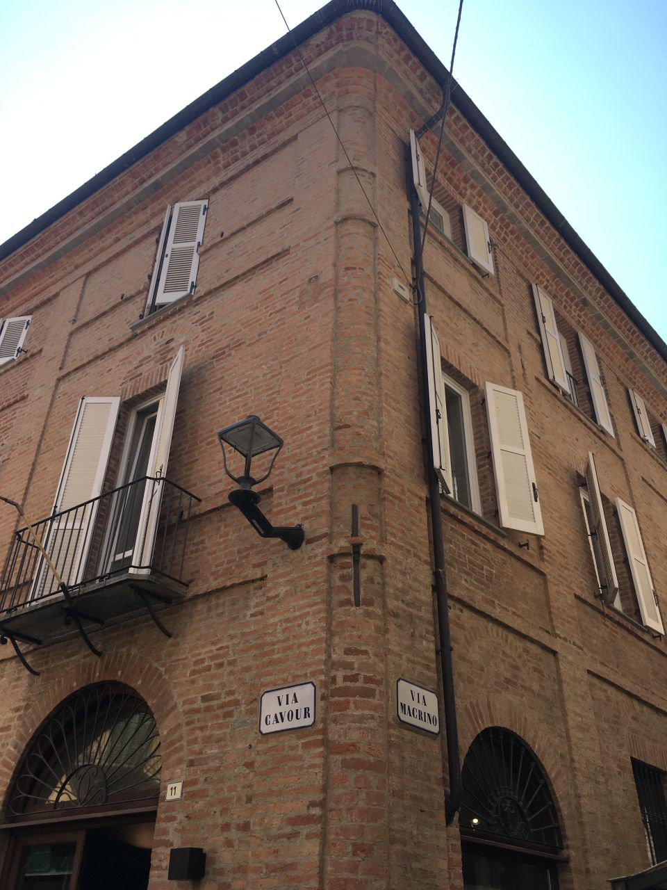 casa in via Cavour, 11 (casa) - Alba (CN)  (XVIII)