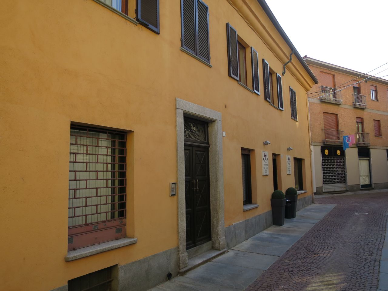 casa in via Gazzano, 1 (casa) - Alba (CN)  (XIX, seconda metà)