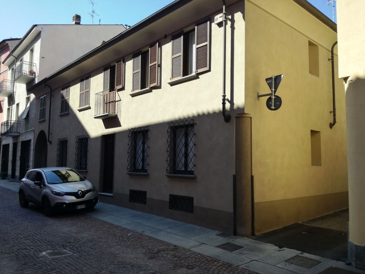 casa in via Vida 13 ang. vicolo Cherasco (casa) - Alba (CN)  (XIX)