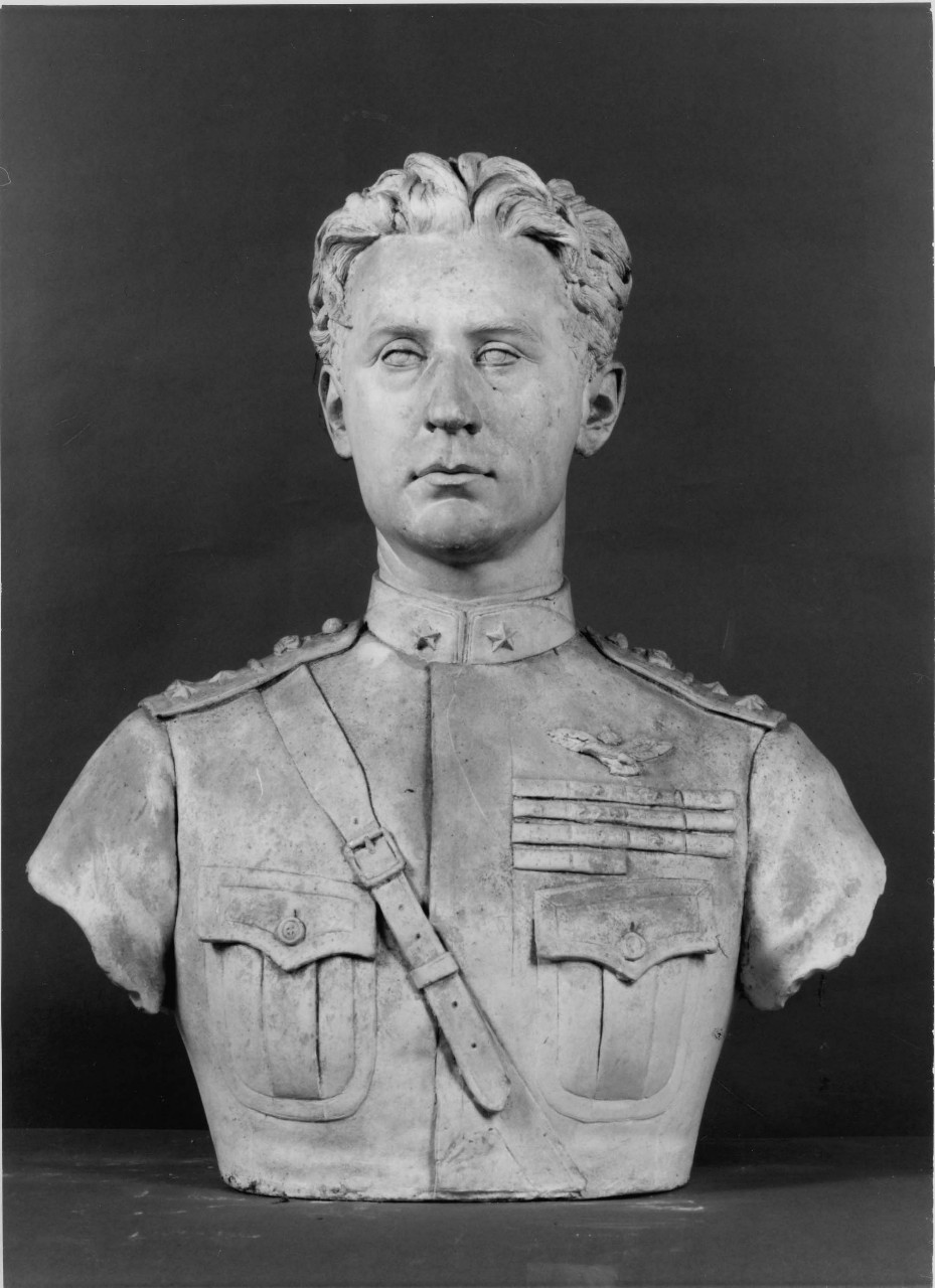 busto ritratto della medaglia d'oro Antonio Locatelli (scultura) di Berti Antonio (sec. XX)