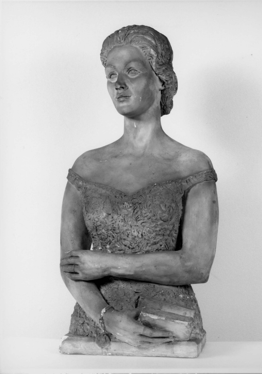 ritratto a mezza figura di donna (scultura) di Berti Antonio (terzo quarto sec. XX)