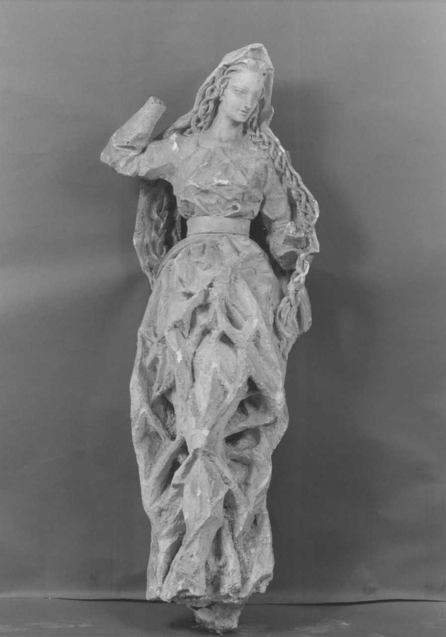 figura femminile con lunghe trecce (statua) di Berti Antonio (ultimo quarto sec. XX)