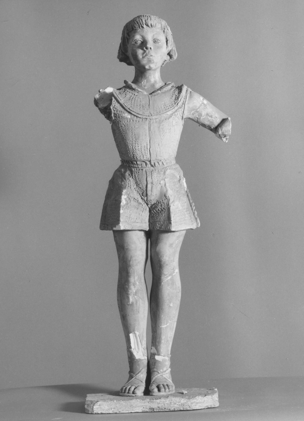 bambini che giocano (scultura, elemento d'insieme) di Berti Antonio (terzo quarto sec. XX)