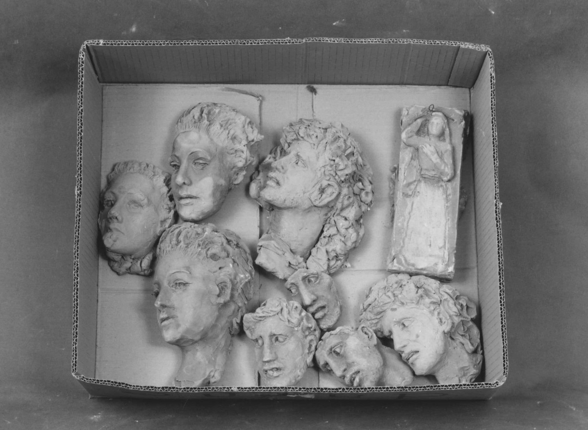 teste (scultura, frammento) di Berti Antonio (terzo quarto sec. XX)