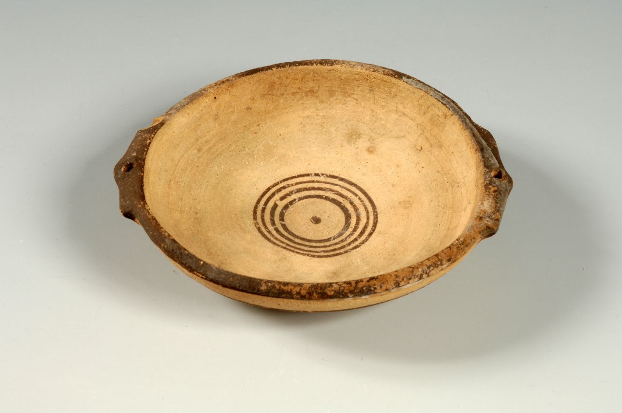 piatto (Cypro-Archaic I)