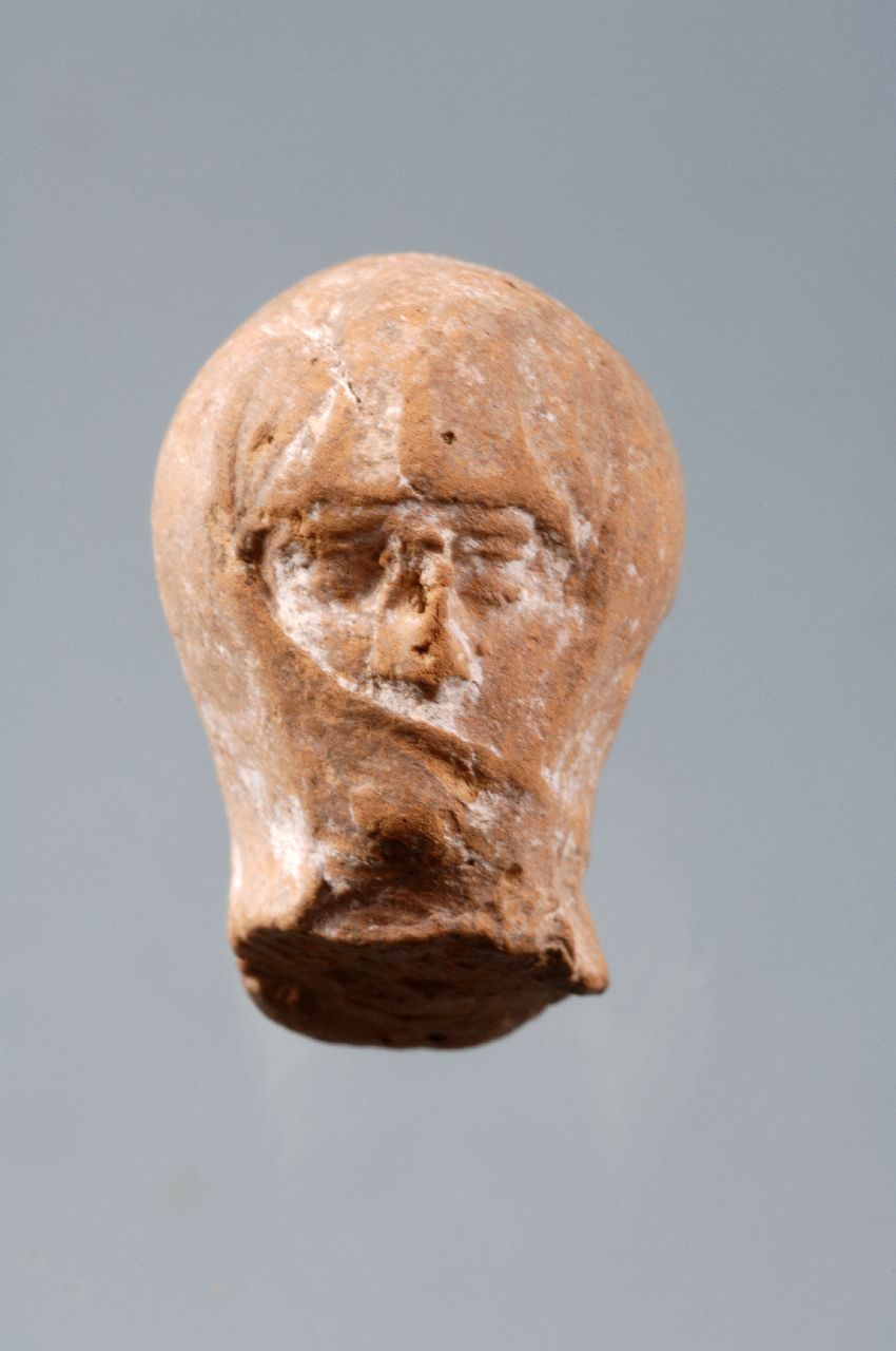 testa di statuetta femminile velata, figura femminile stante ammantata (ultimo quarto sec. IV a.C)