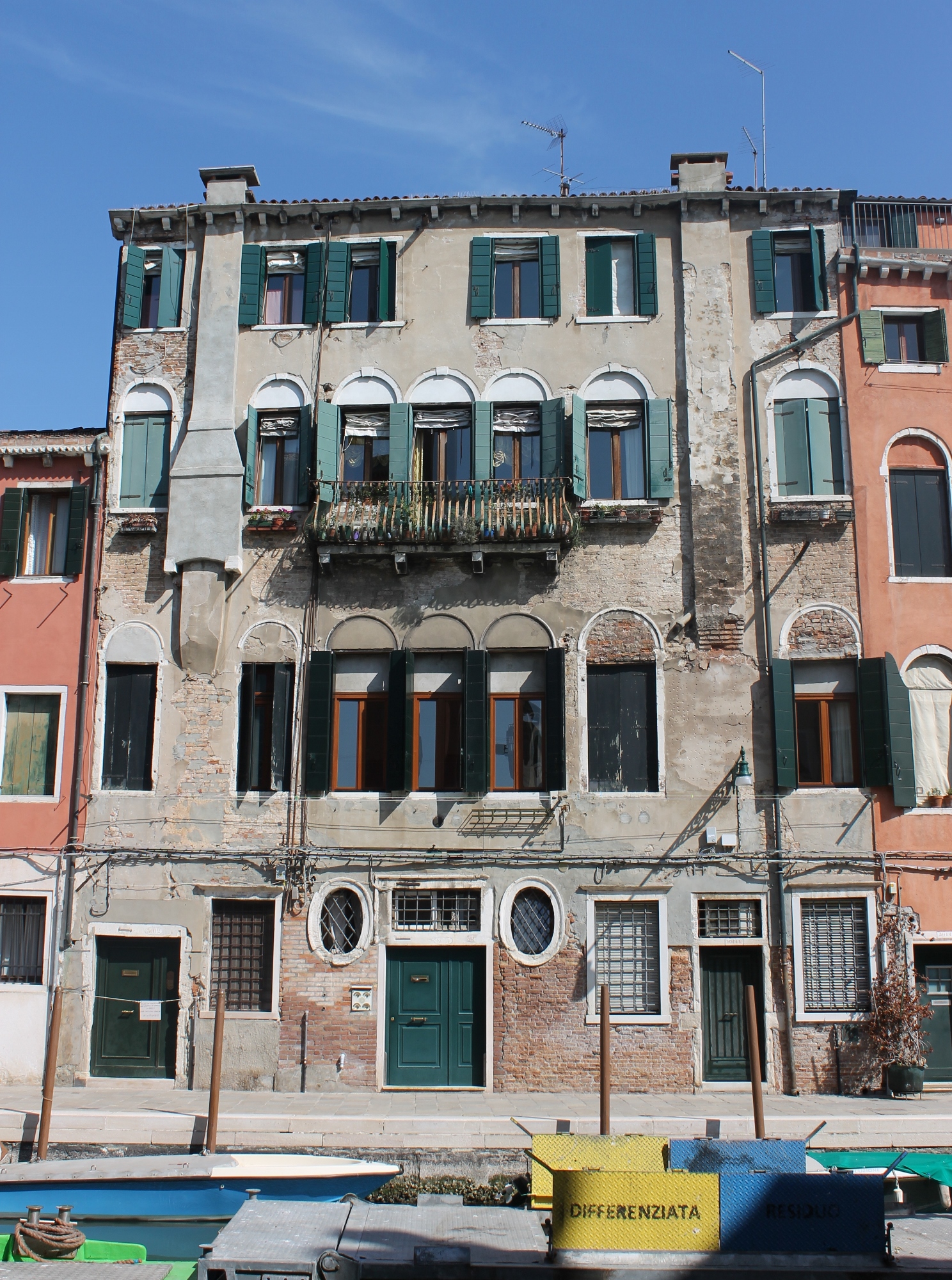 casa in linea, privata - Venezia (VE)  (XVI, seconda metà)
