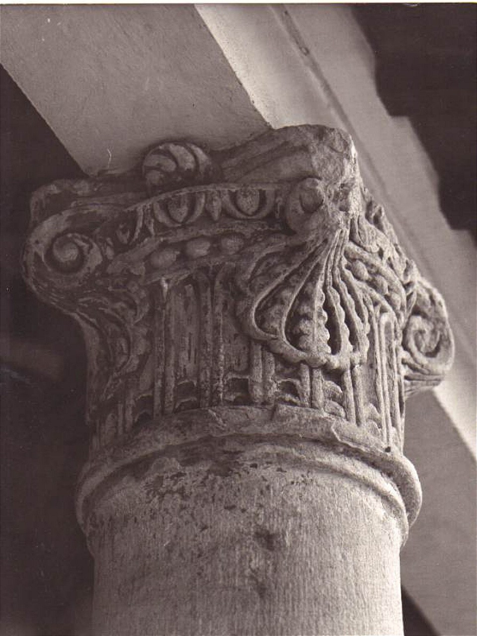 motivi decorativi geometrici e vegetali (capitello composito, serie) - artigianato toscano (sec. XVI)