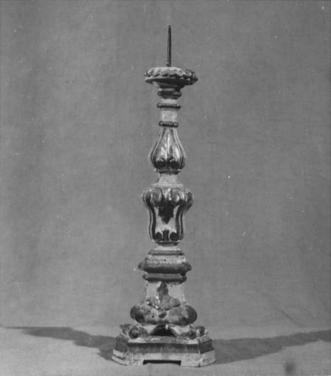 motivi decorativi vegetali (candeliere, serie) - artigianato toscano (seconda metà sec. XVIII)