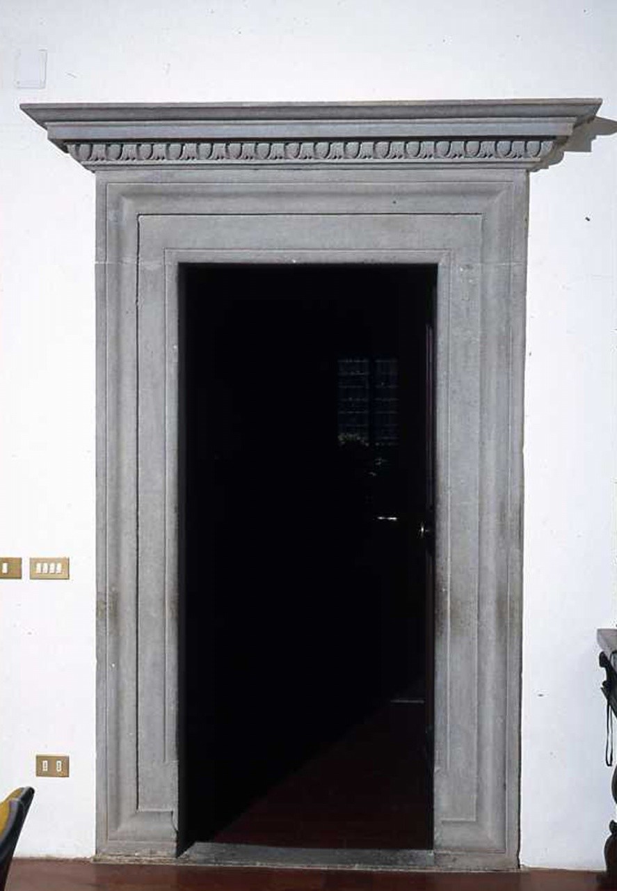 motivi decorativi (mostra di portale) di Michelozzi Michelozzo (cerchia) (seconda metà sec. XV)