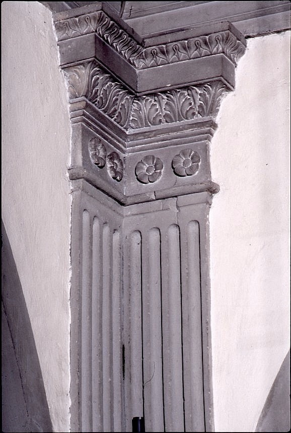 capitello di pilastro, serie - bottega fiorentina (secondo quarto sec. XVI)