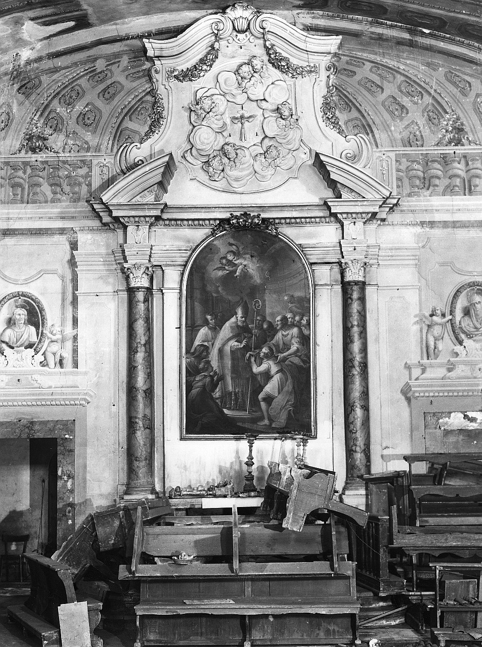 gloria di cherubini e Spirito Santo sottoforma di colomba (altare maggiore) - bottega toscana (sec. XVII, sec. XVIII)
