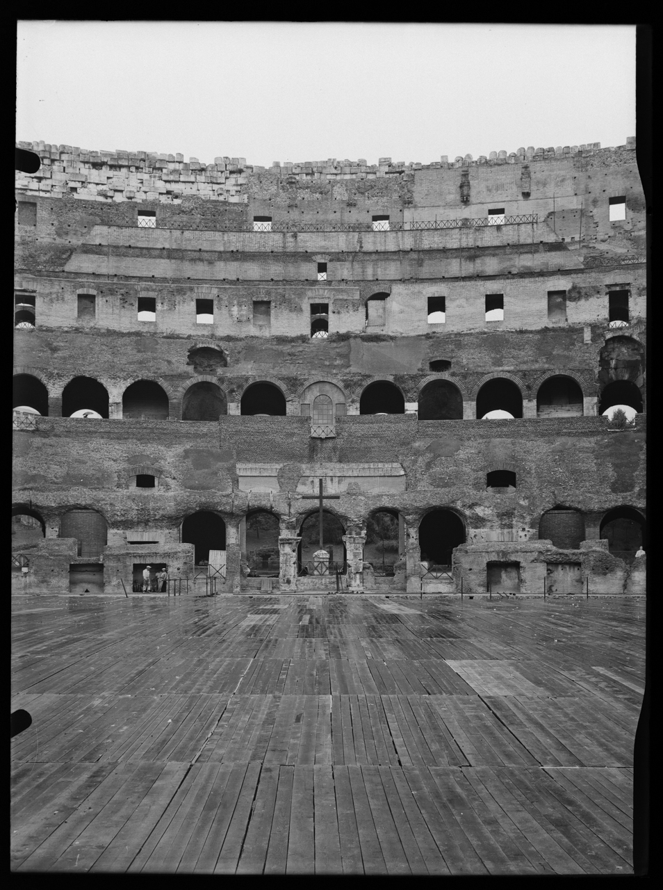Colosseo <Roma> (negativo) di laboratorio fotografico Soprintendenza Monumenti del Lazio (laboratorio) (terzo quarto XX)