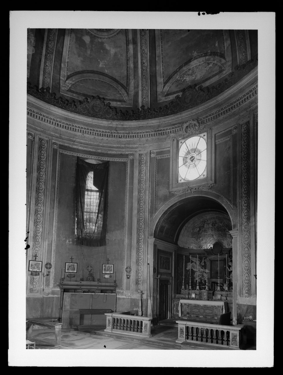 Chiesa di San Teodoro al Palatino <Roma> - Spazi interni (negativo) di laboratorio fotografico Soprintendenza Monumenti del Lazio (laboratorio) (secondo quarto XX)