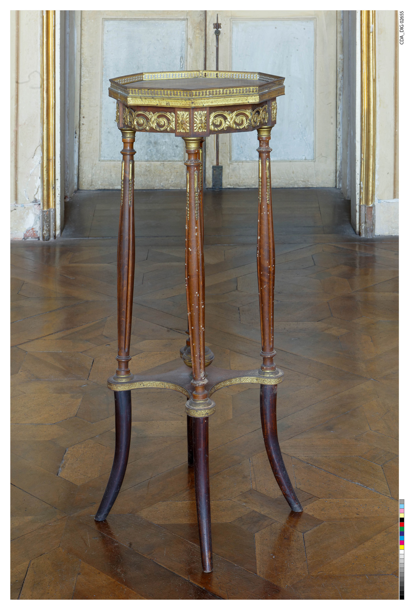 tavolino, opera isolata - ambito piemontese (prima metà XIX)