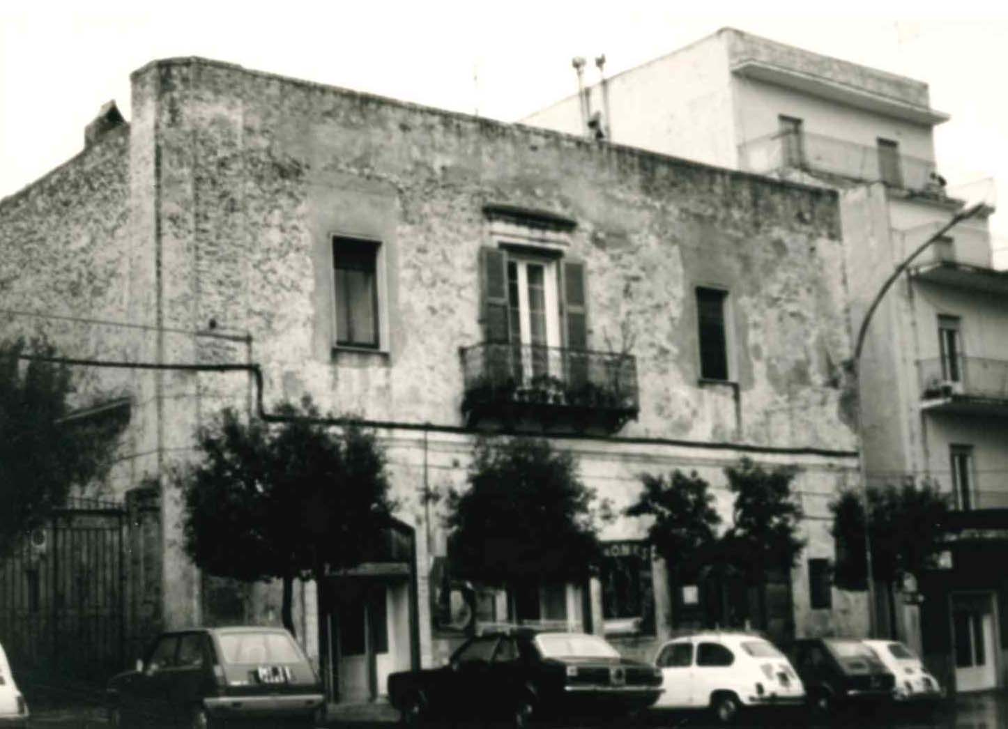 Edificio signorile (palazzo, privato) - Ferrandina (MT)  (XIX)