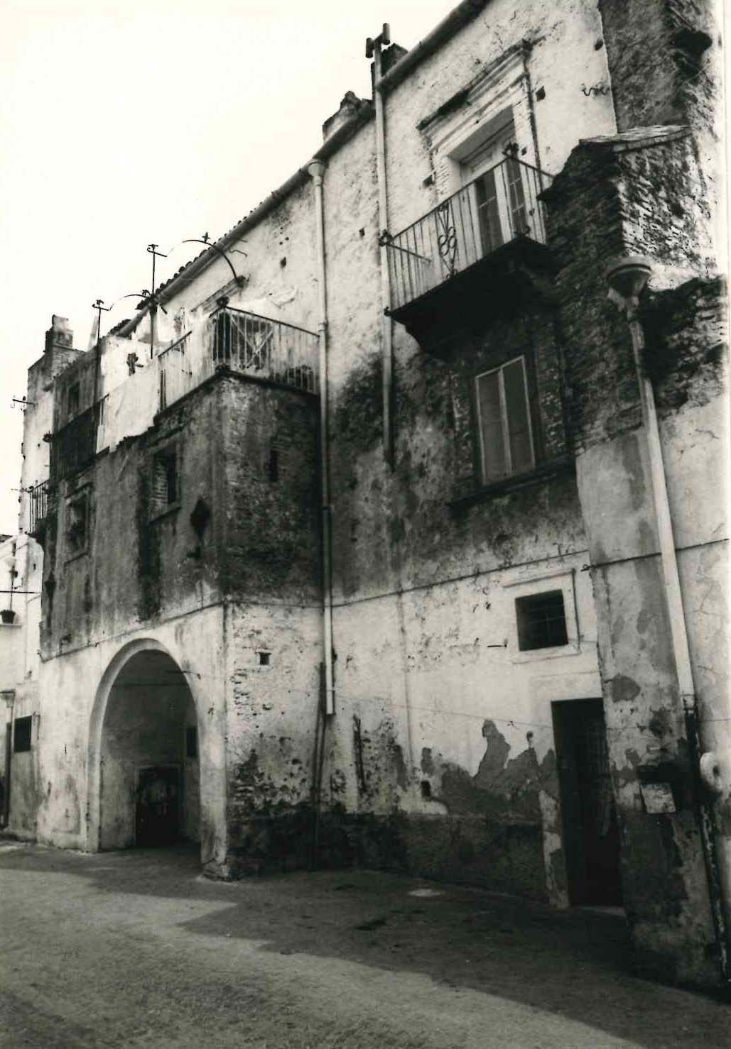 palazzo, privato - Ferrandina (MT) 