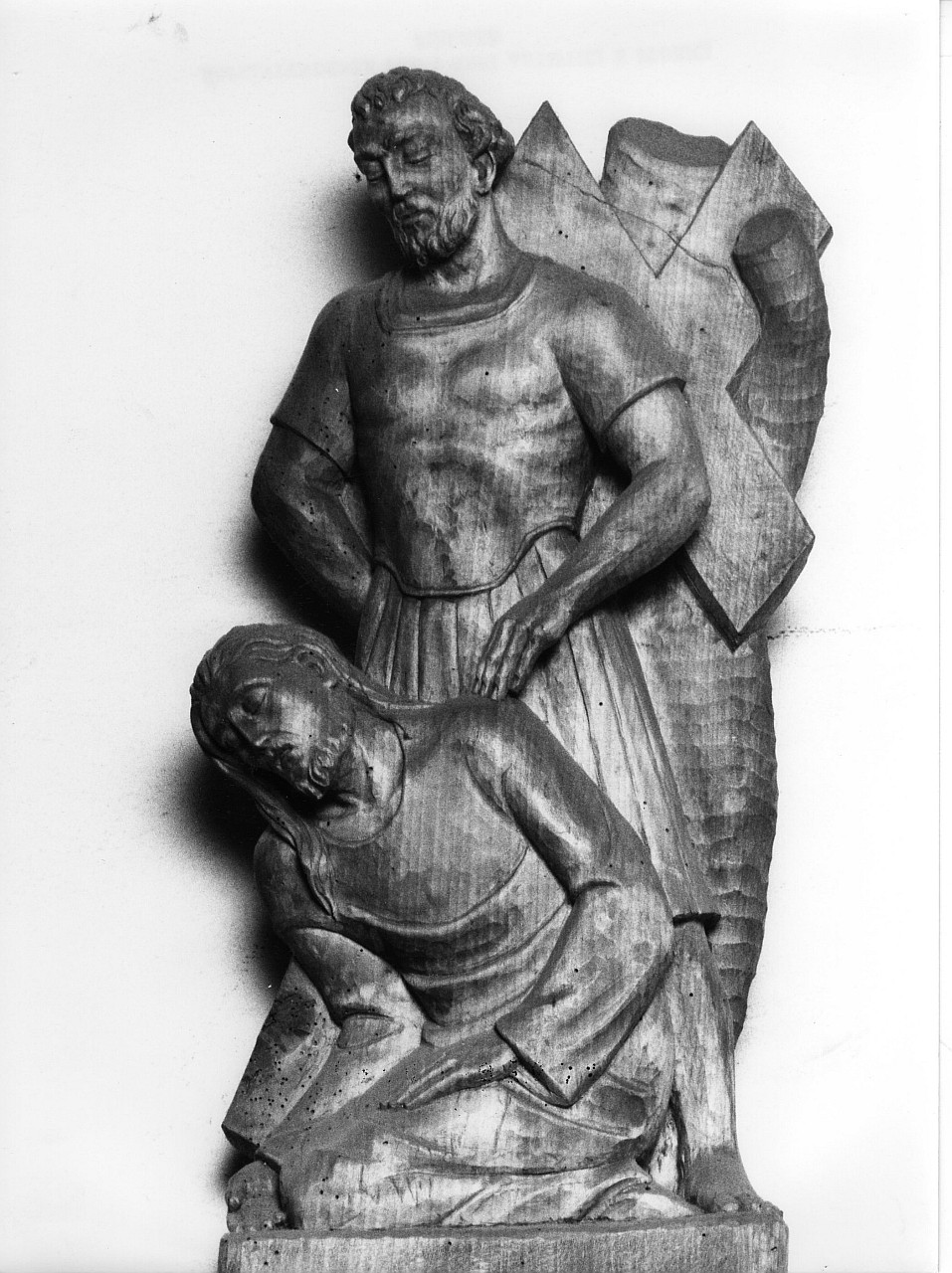 stazione VII: Gesù cade sotto la croce la seconda volta (scultura, elemento d'insieme) di Bartoli Umberto (secc. XIX/ XX)