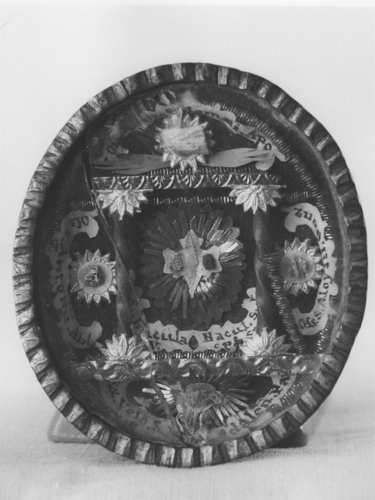 reliquiario a capsula - a medaglione - bottega toscana (sec. XIX)