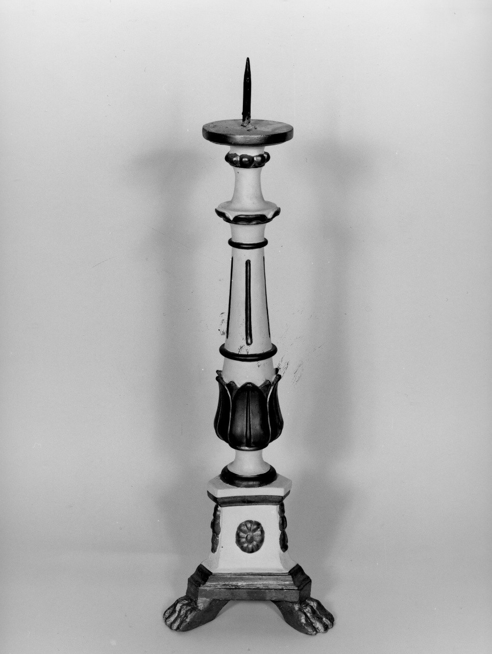 candeliere d'altare, serie - bottega toscana (secondo quarto sec. XIX)