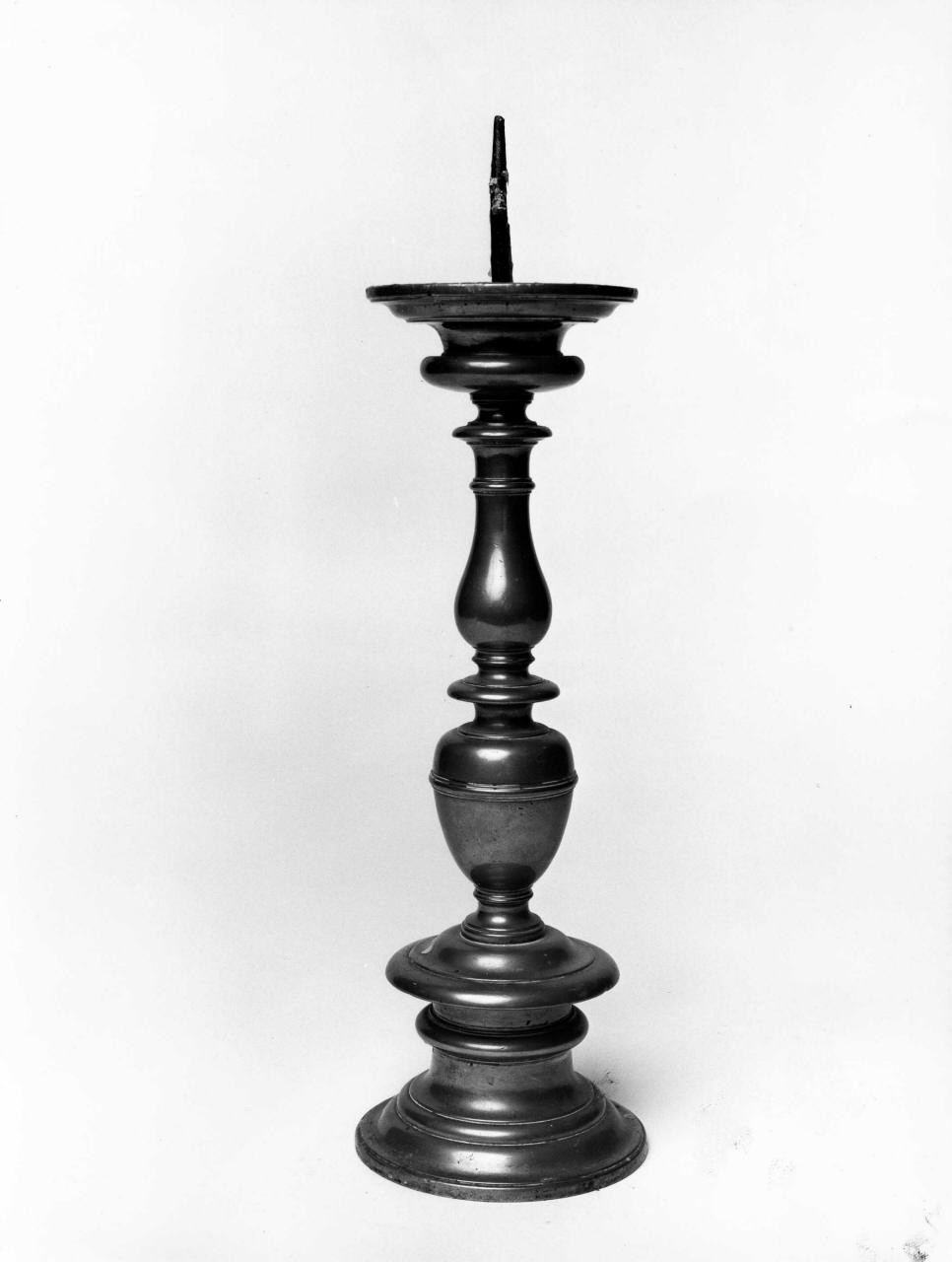 candeliere, serie - manifattura toscana (sec. XVII)