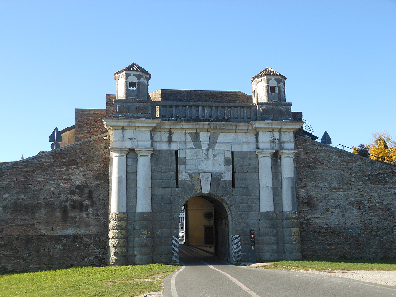 Cinta fortificata: Porta Cividale (cinta muraria) - Palmanova (UD)  (XVII)
