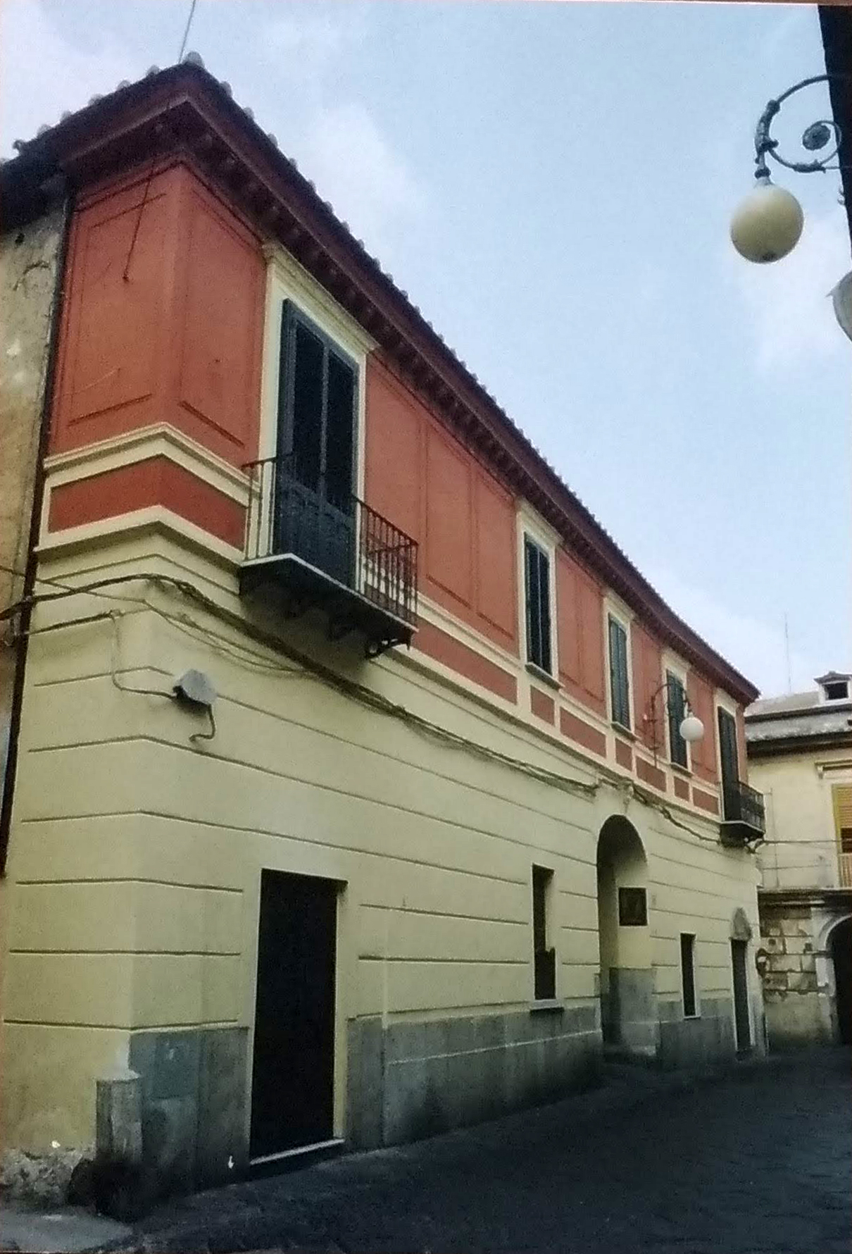 Palazzo Menditto (palazzo, privato) - Casagiove (CE)  (XIX, prima metà)