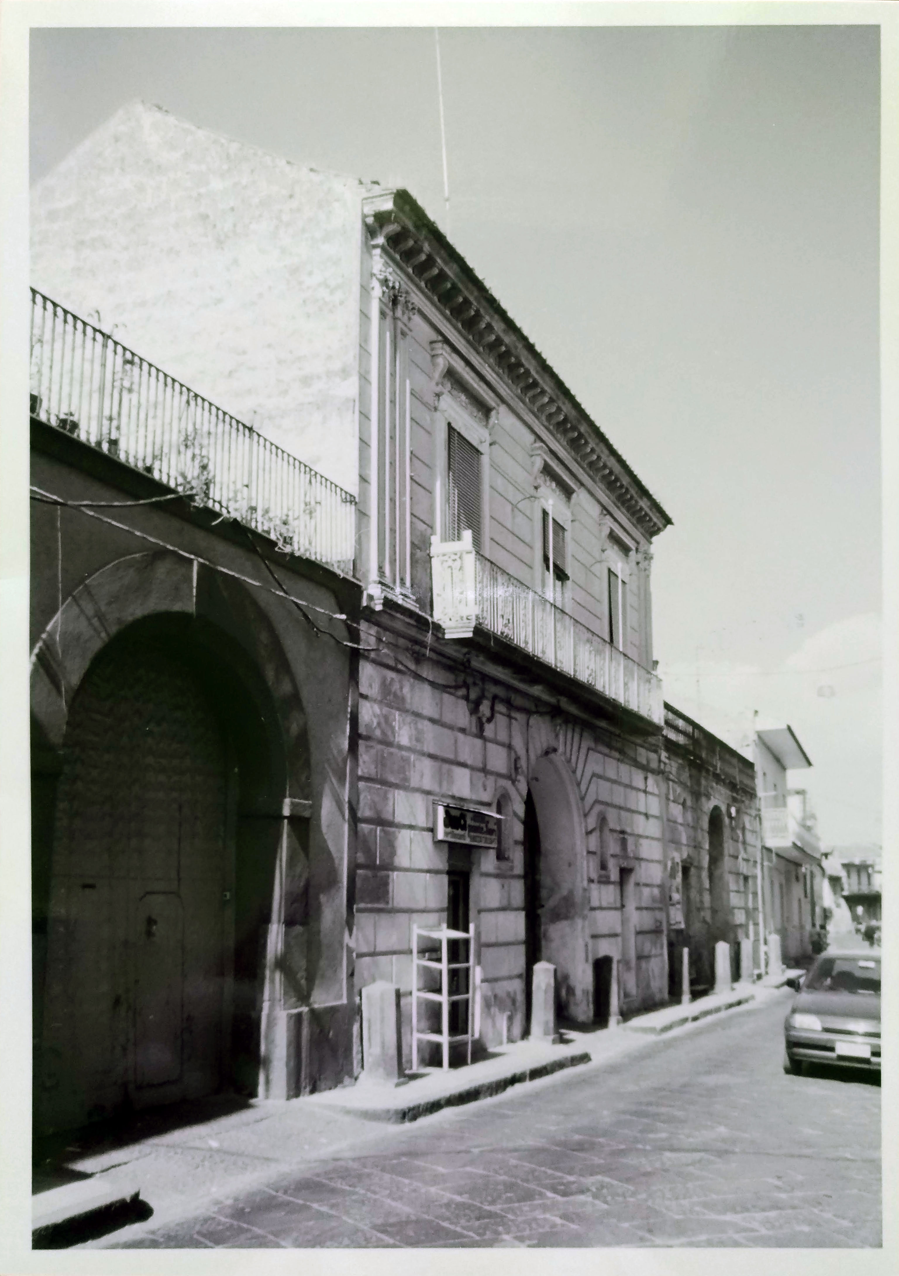 Palazzo Corso Umberto I 175 (palazzo, privato) - Casaluce (CE) 