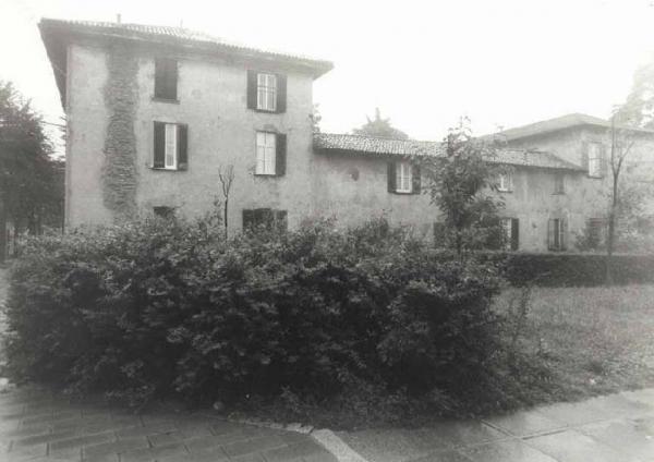 Complesso Architettonico di viale Giacomo Matteotti, 45 (villa) - Cusano Milanino (MI)  (XIX, inizio)