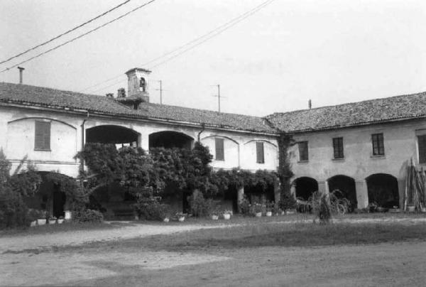 Cascina Badile e fabbricato rurale annesso (cascina) - Zibido San Giacomo (MI)  (XVIII; XIX; XX)