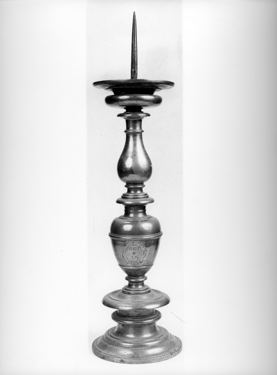 candeliere d'altare, serie - bottega toscana (sec. XVII)