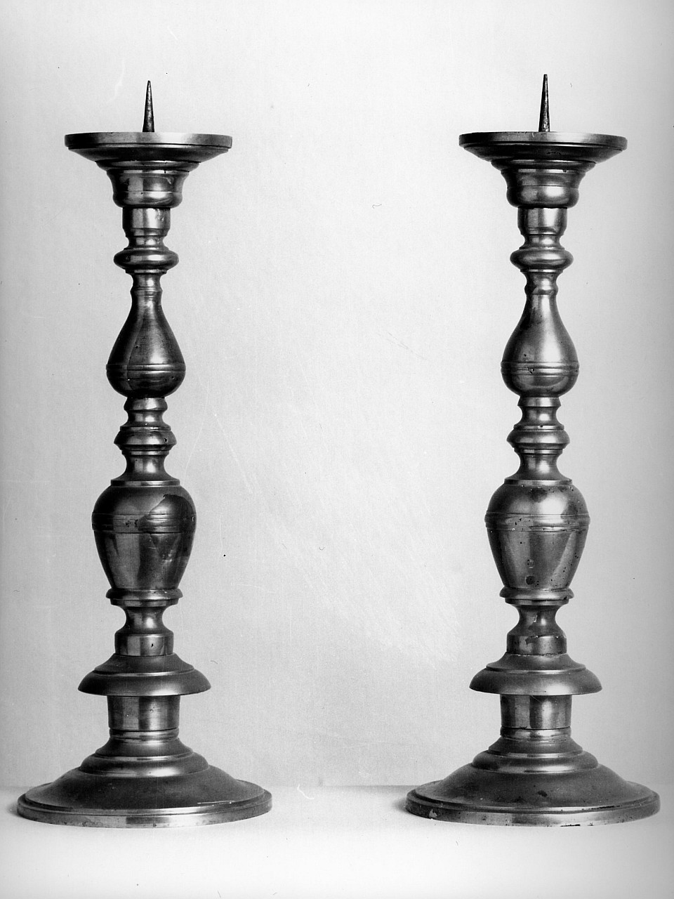 candeliere da chiesa, serie - bottega toscana (sec. XX)