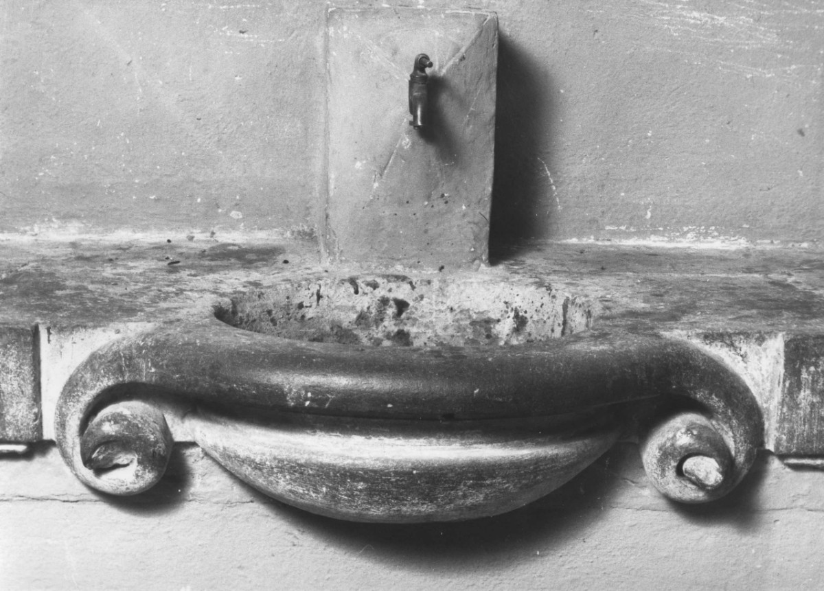 lavabo da sacrestia - bottega toscana (prima metà sec. XVII)