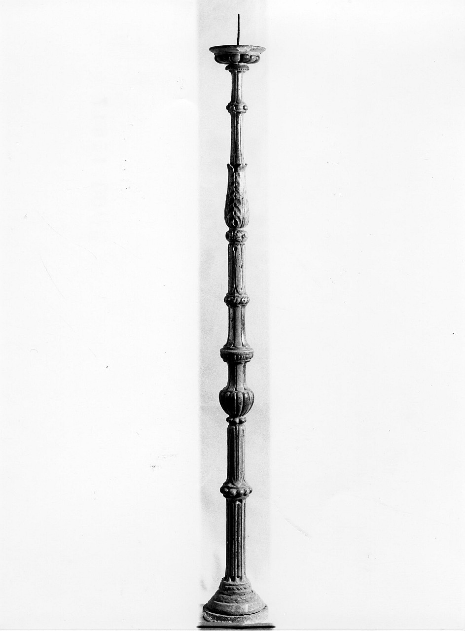 candelabro da chiesa, coppia - bottega toscana (fine/ inizio secc. XVIII/ XIX)