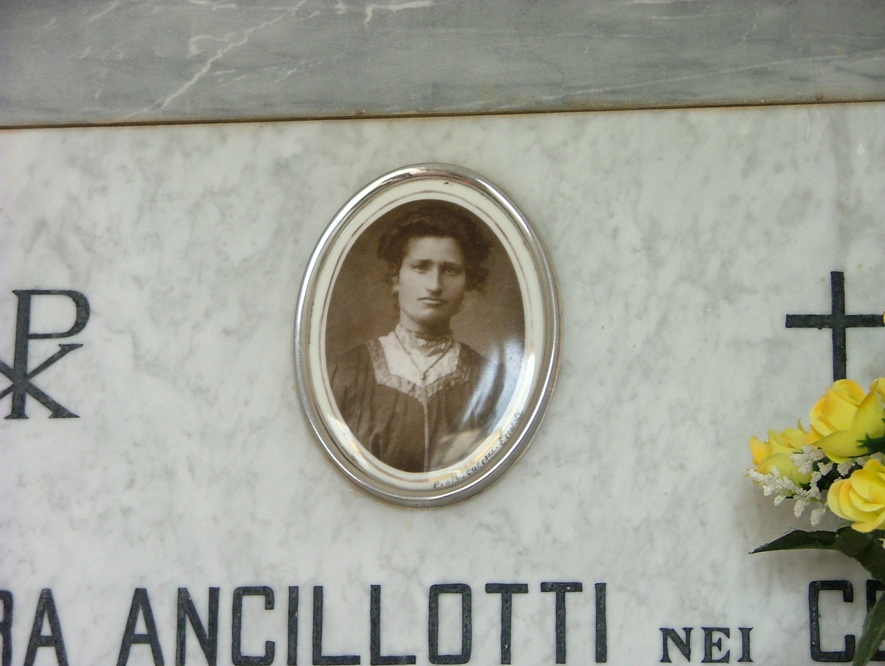 Ritratto di Laura Ancilloti (fotosmaltografia) di Caponi Pietro - manifattura toscana (sec. XX)