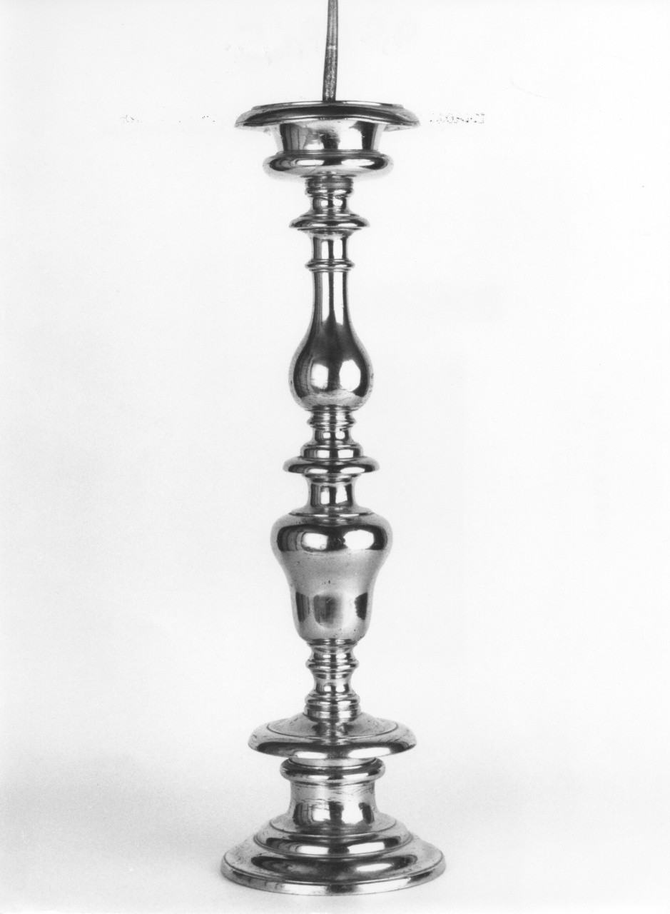 candeliere, serie - artigianato toscano (sec. XVII)