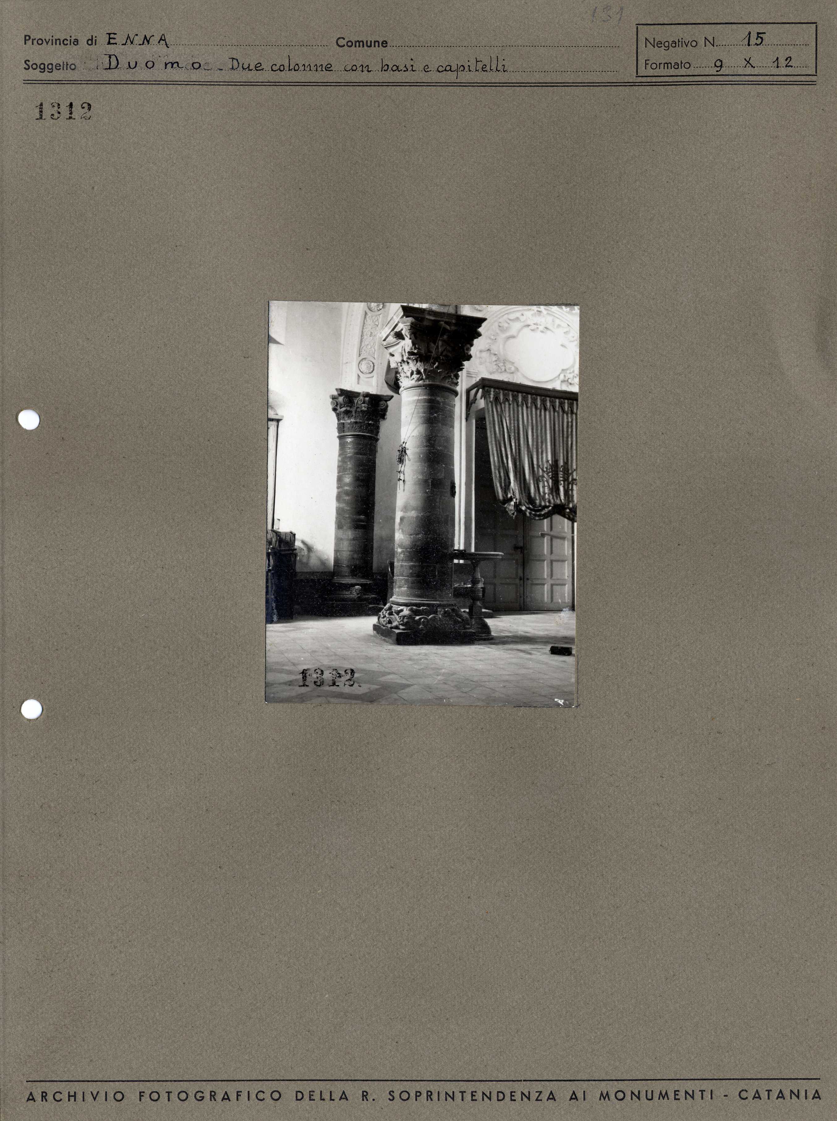 Sicilia - Enna – Architettura religiosa - Duomo - colonna (positivo, elemento-parte componente, scheda di supporto) di Anonimo <1901-1950> (primo quarto XX)