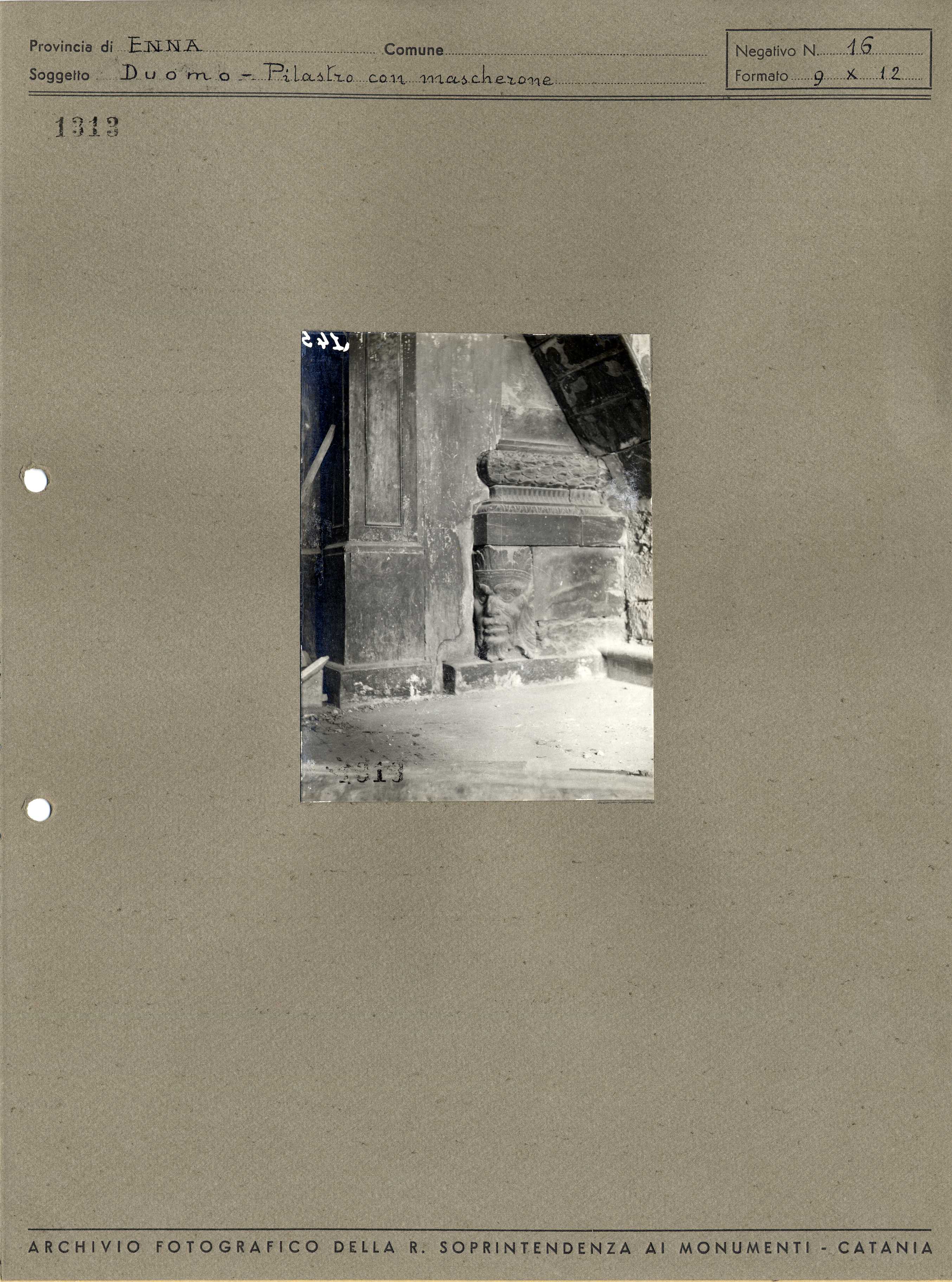 Sicilia - Enna – Architettura religiosa - Duomo - Pilastri (positivo, elemento-parte componente, scheda di supporto) di Anonimo <1901-1950> (primo quarto XX)