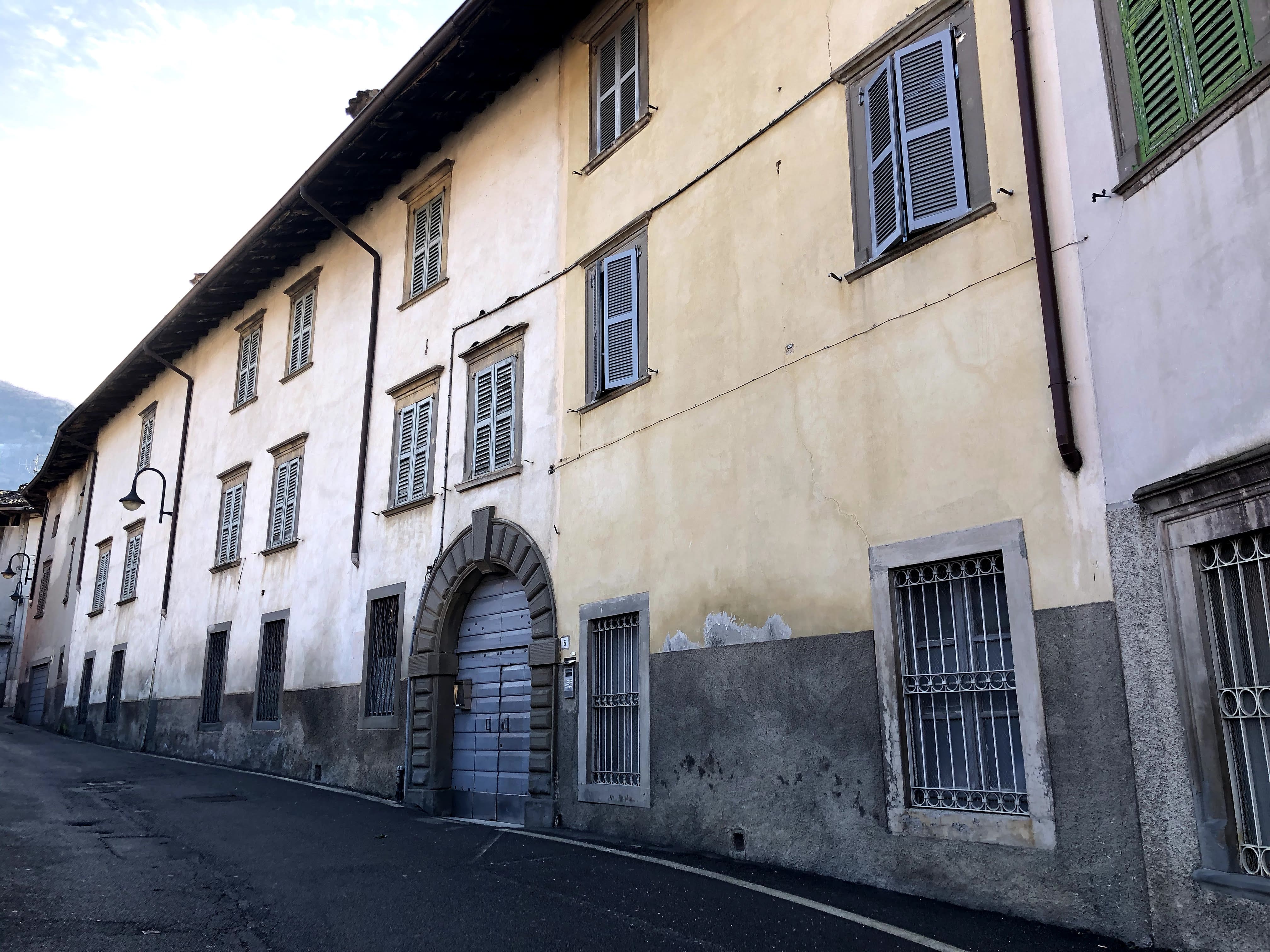 Casa in via Crispi (già Palazzo Radici) (casa, privata) - Gandino (BG)  (XVII)