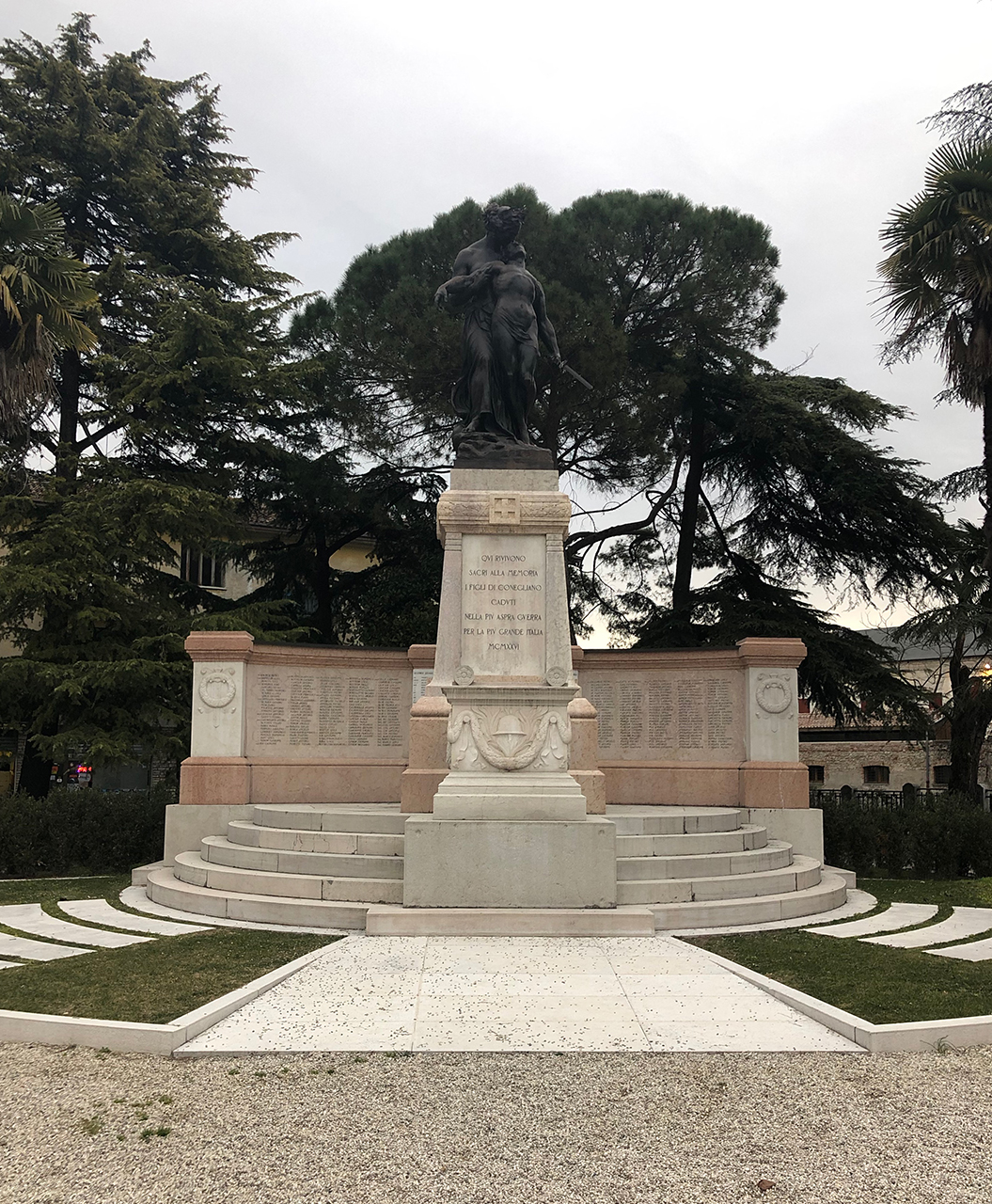 Piazza IV Novembre e monumento ai caduti della guerra (monumento) - Conegliano (TV)  (XX, prima metà)