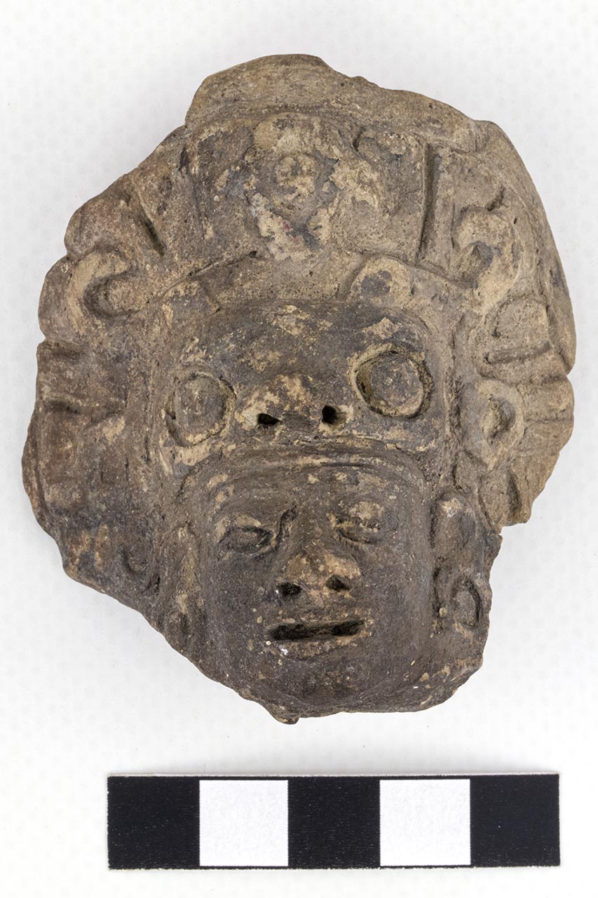 Bassorilievo antropomorfo - Mesoamerica, ambito Maya, fase classico terminale (SECOLI/ ARCHI DI SECOLI/ VII-IX)