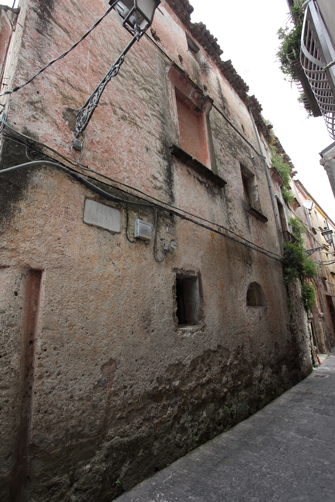 [Palazzo in Via S. Antonio, 3] (palazzo, nobiliare) - Sessa Aurunca (CE) 