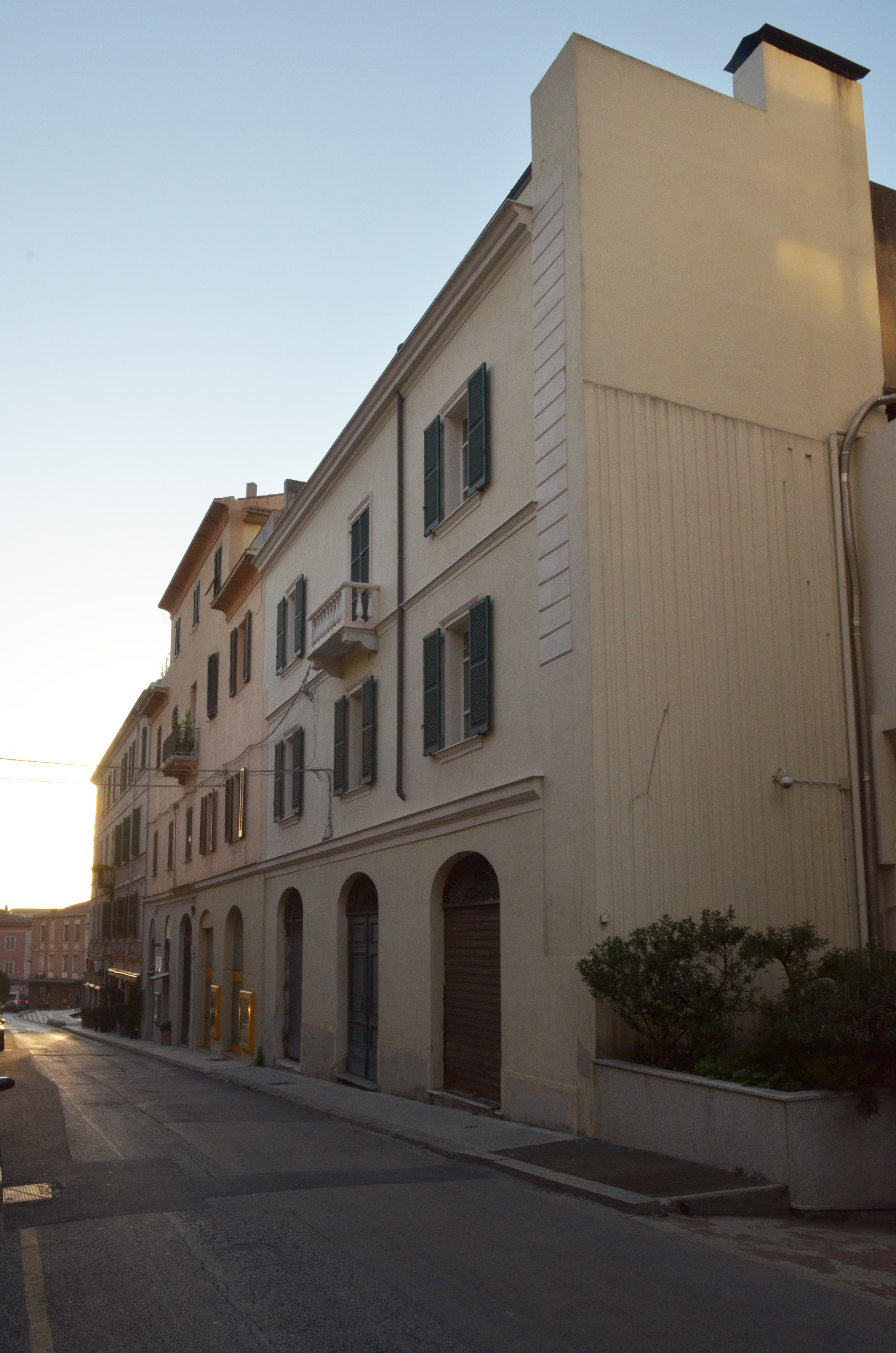 Edificio in via cagliari 3-3a-3b (palazzo, borghese)