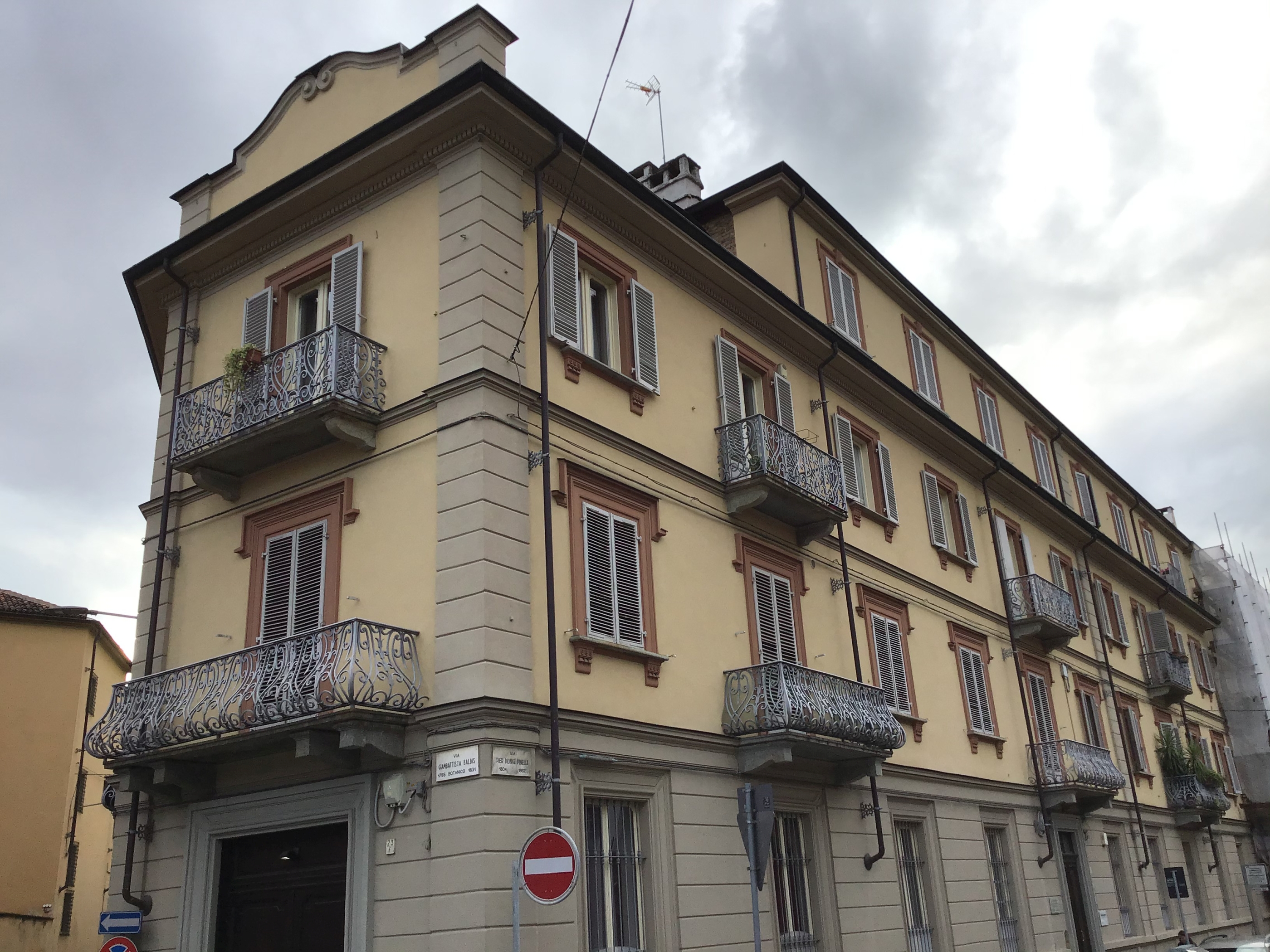 Edificio residenziale, già fabbrica di cioccolato Michele Talmone (casa, privata) - Torino (TO)  (XX; XX)