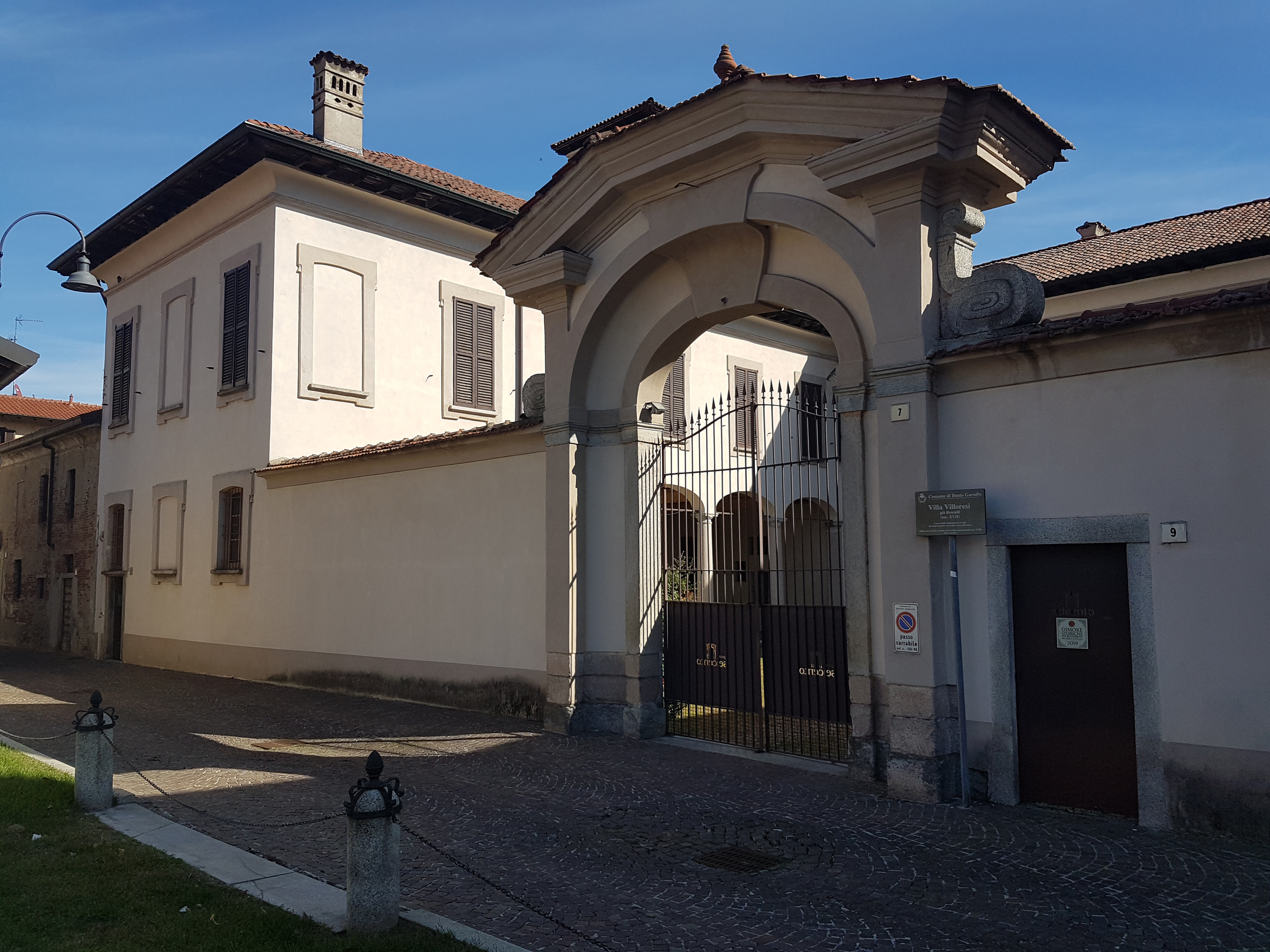 Villa Rescalli, ora Villoresi, con annessi rustici, parco, brolo e viale di accesso (villa, nobiliare) - Busto Garolfo (MI)  (XVII)