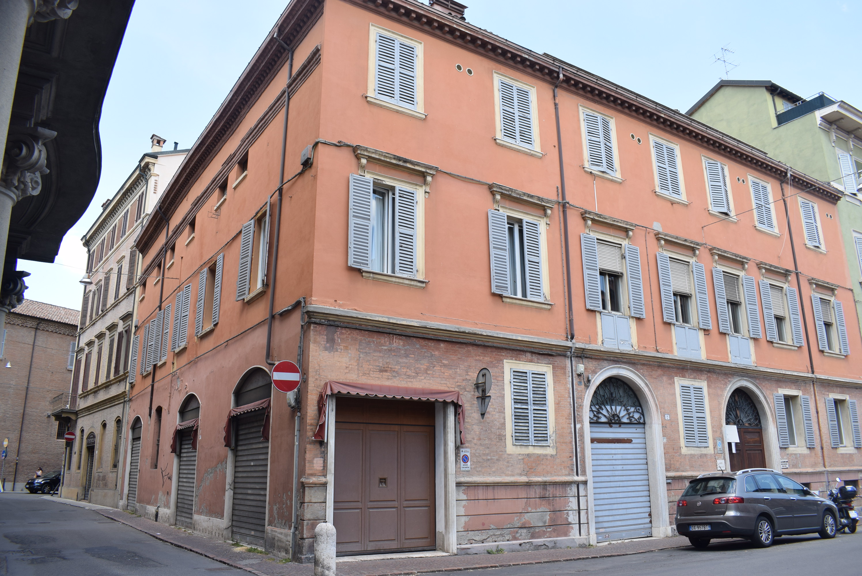 Casa Colombi (palazzo, nobiliare) - Modena (MO)  (sec. XX, terzo quarto)