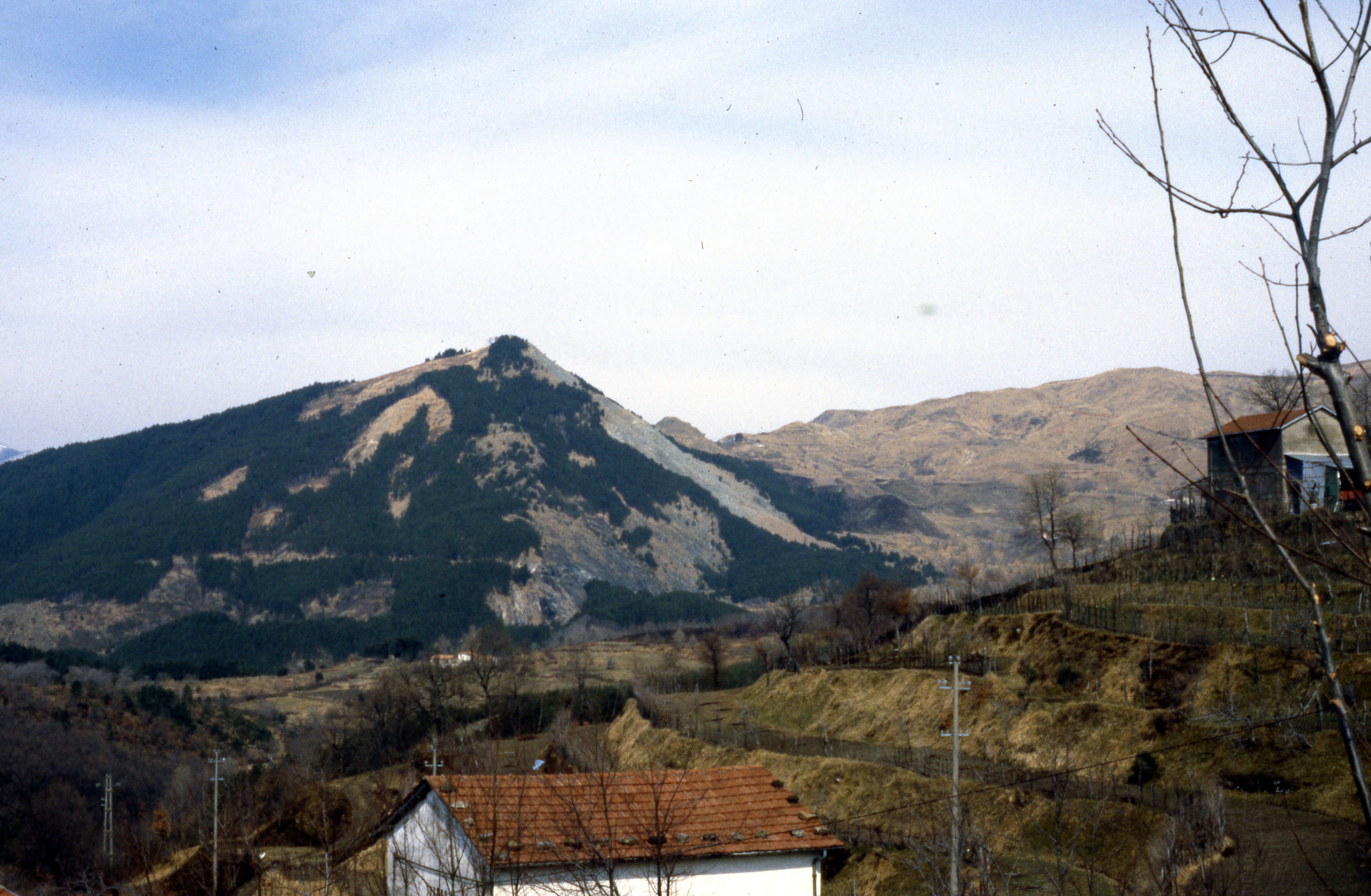 Insediamento preromano di Monte Dragnone (insediamento) - Zignago (SP)  (PERIODIZZAZIONI/ Protostoria/ Eta' del Ferro/ Seconda eta' del Ferro)